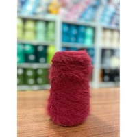 رمش العين أحمر قرمزي