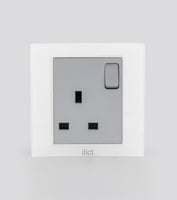 مقبس ( فيش ) ثلاثي 13 أمبير مع مفتاح BS