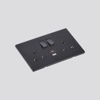 مقبس ثلاثي 13 امبير ثنائي القطب مزدوج