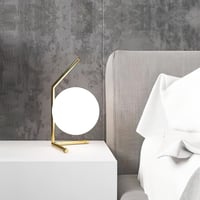 مصباح طاولة