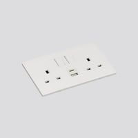 مقبس ثلاثي 13 امبير ثنائي القطب مزدوج