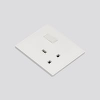 مقبس ثلاثي 13 امبير ثنائي القطب