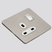 مقبس ثلاثي 13 امبير ثنائي القطب