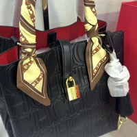 كارولينا هيريرا CH