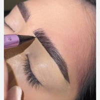 ROFLIN BEAUTY - قلم حواجب