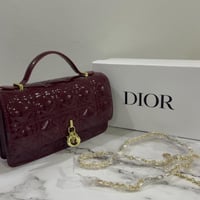 ديور DIOR