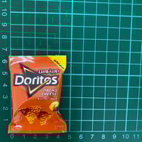 مغناطيس دوريتوس بالجبنة