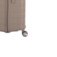 طقم شنط سفر - مصنوعه من مادة البولي بروبلين - ضد ا...