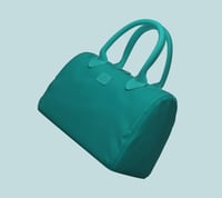 حقيبة يد من \ BANDE A BART \ تتميز بتصميمها العصري...