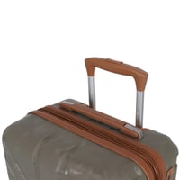 طقم شنط سفر صلب - مكون من 3 قطع - كفرات دبل مرنه ب...