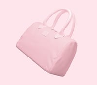 حقيبة يد من \ BANDE A BART \ تتميز بتصميمها العصري...