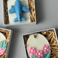 تعليقة فواحة عطرية ذات تصاميم