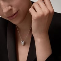 قلادة من مجموعة پانتير دو كارتييه