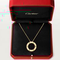 قلادة كارتير من مجموعة LOVE مرصعة ب3 ماسات