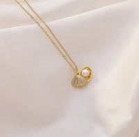 قلاده الصدفة المكنونة 18K