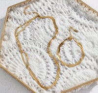 طقم مبروم سلسال واسورة ناعم وانيق 18K