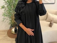 أسود