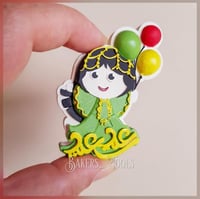 سيلكون بنت حفر عيد سعيد مع بلالين