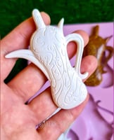 سيلكون مجسم شكل دله مع عباره عيد سعيد ٤ فتحات