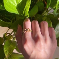 خاتم مرصع باللؤلؤ واحجار الزركون