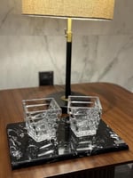 قاعدة رخامية اللون الأسود والأبيض (كبير)