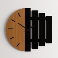 ساعة حائط خشبية بتصميم هندسي عصري بسيط