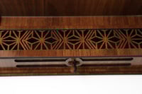 استاند اسم مكتبي مزخرف