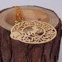 تعليقة سيارة استوداعية شكل خيل بالاسم