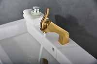 خلاط مغسلة ذهبي ديكور طاووس