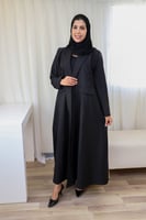 عباية نص كلوش اسود بقفلة لف من قماش الكريب الناعم...