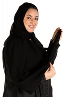 طرحة ناعمة لون أسود على خط كريستال أسود من الطرفين