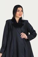 عباية كلوش منسوجة من قماش التفته اللمعه مع طرحتها