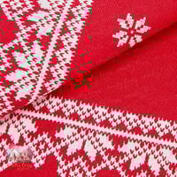 2304 مفرش أحمر شتوي مزخرف من زارا هوم