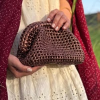 CHIC MAXI CLUTCH