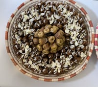 سلة كيلوين ونص تقريبا تمر مكشوف 4 حشوات وتمر ساده...