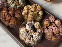 صينية تمر سكري ميني محشي فيها اكثر من 100حبة