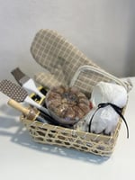 سلة اهداء بادوات مختلفه (اهدي احبابك )