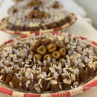 سلة كيلوين ونص تقريبا تمر مكشوف 4 حشوات وتمر ساده...