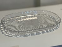 صينية مستطيلة اكريلك شفاف كيلوين ونص 125حبه تمر سك...