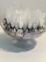 صينيه اكريلك شفاف بساق تمر سكري محشي ومغلف كل حبة...