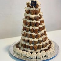 هرم تمر سكري محشي كريمات اكثر من 110حبة تقريبا ( غ...