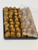 علبة تمر سكري سادة بدون حشوة مغسول نظيف العلبة فيه...