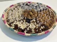 سلة كيلوين ونص تقريبا تمر مكشوف 4 حشوات وتمر ساده...