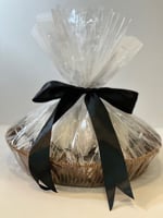 سلة50حبه تمر سكري محشي ومغلف كل حبة 12نوع حشوة