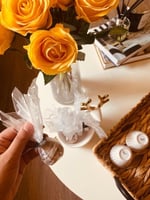 صينية دائرية وسط اكريلك شفاف بساق كيلو ونص75 حبة ت...