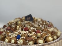 صحن بلاستك كيلو ونص تقريبا90 حبه سكري مكشوف محشي د...