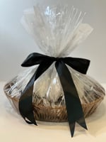 سلة75حبه تمر سكري محشي ومغلف كل حبة 12نوع حشوة