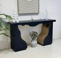 مدخل خشب لون أسود مع ذهبي