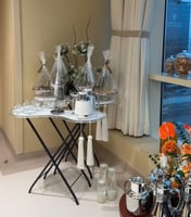 طقم طاولات تقديم اكريلك