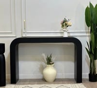 كونسول - مدخل خشبي بلون أسود